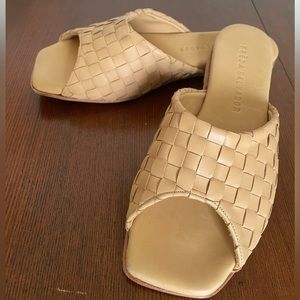 Freda Salvador tan woven sandals size 7